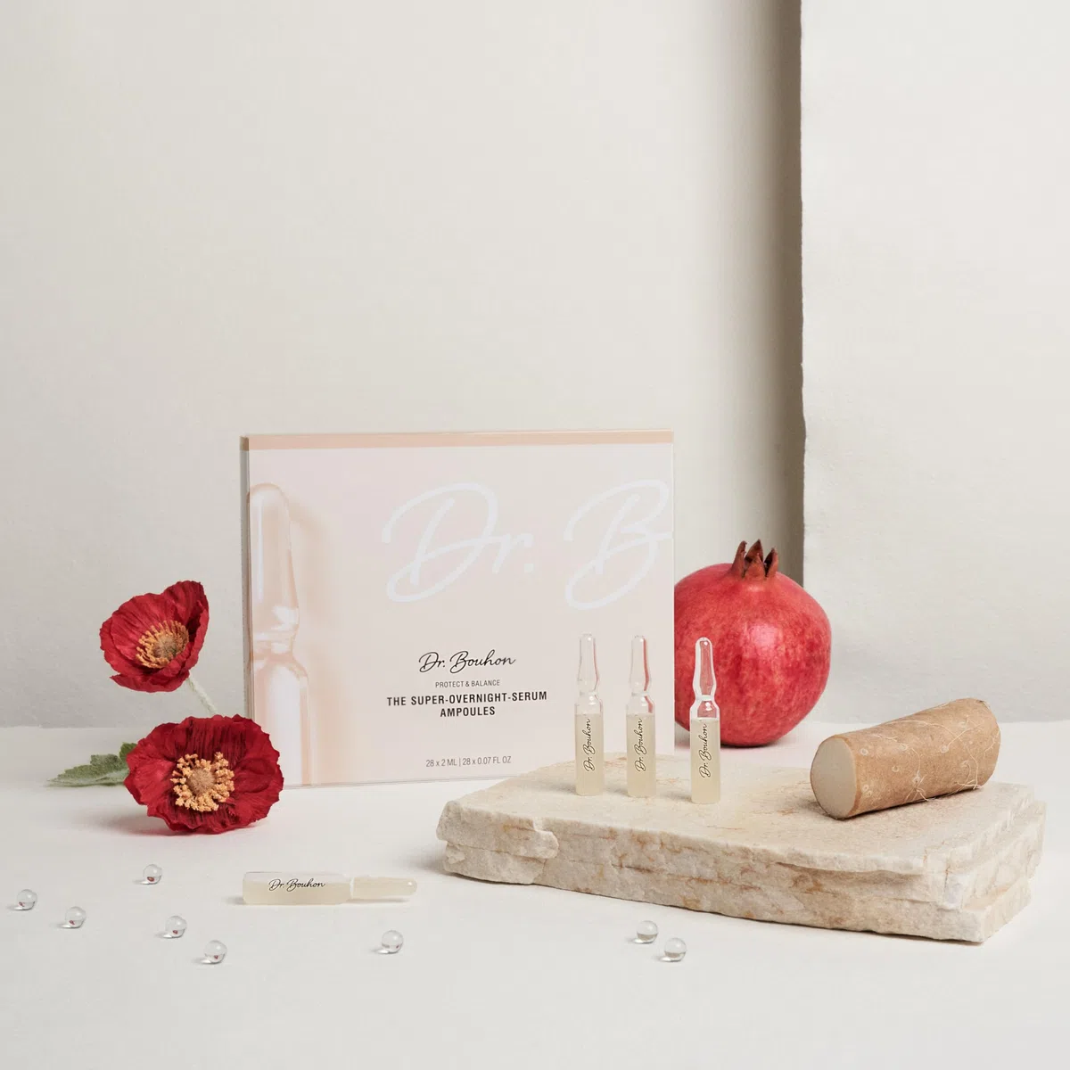 The Super Overnight Serum Ampoules (28 x 2ml) - Nachtpflege mit Oligo-Hyaluronsäure & Phytoöstrogenen - straffend, beruhigend & antioxidativ - vegan & dermatologisch getestet