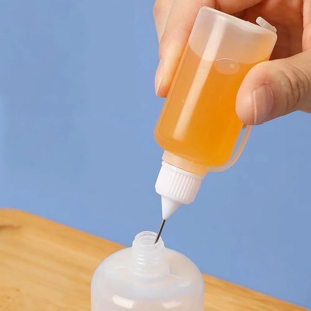 Leere Nadelspitzen-Kleber-Applikator-Flaschen, 3–120 ml, Quetschflasche, Kosmetik-Flüssigkeitsbehälter für Scrapbooking, Papier, Quilling, Bastelwerkzeug, Augenflüssigkeit, Tropfflaschen (Farbe
