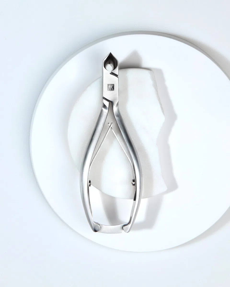 ZWILLING Nagelzange Kopfschneider (für feste Nägel und Nagelecken, ergonomische Griffe, besonders scharfe Schneiden), Premium, Silber