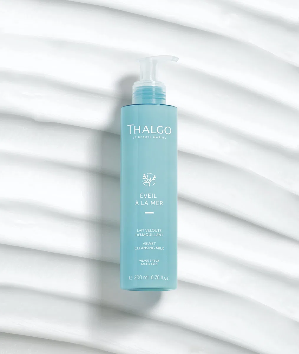 THALGO Éveil à la Mer Zarte Reinigungsmilch 200 ml – Sanfte Reinigung & Make-up Entferner für trockene, sensible Haut – Gesichtsreinigung mit Meeresalgen, Traubenkern- & Rizinusöl