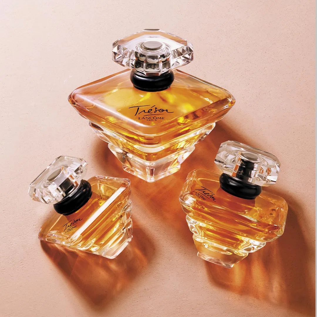 Lancôme Trésor Eau de Parfum, zeitloser, blumig-femininer Damenduft mit zartem Pfirsich, eleganter Iris und warmem Sandelholz
