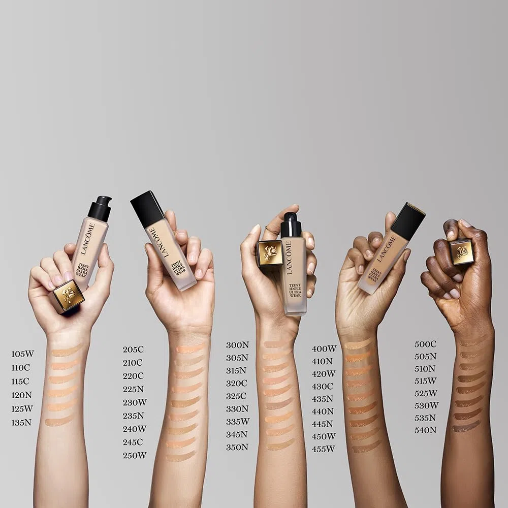 Lancôme Teint Idole Ultra Wear, feuchtigkeitsspendende Full Coverage-Foundation mit natürlich mattem Finish, bis zu 24 Stunden Halt, geeignet für alle Hauttypen