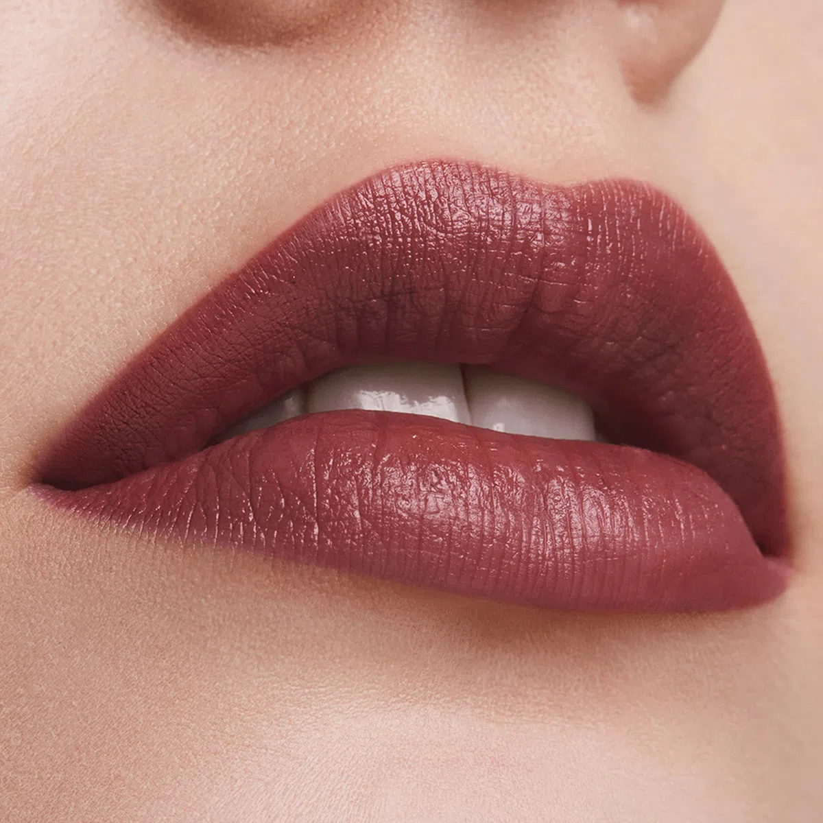 Estée Lauder Pure Color Long-Lasting Cream Lipstick | Langanhaltender Lippenstift mit Creme-Finish | Bis zu 10 Stunden Halt, aufpolsternd & pflegend