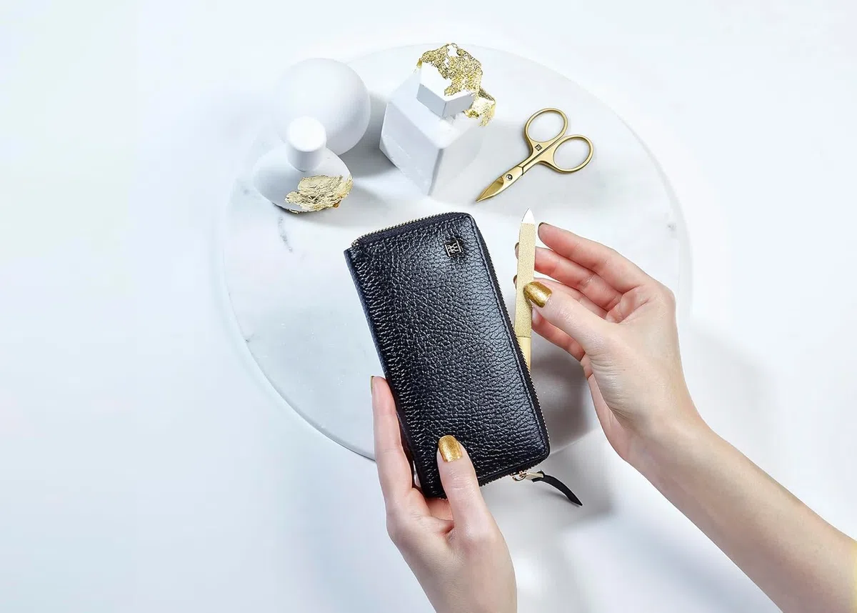ZWILLING Maniküre-Set (5 teilig, schwarzes Echtleder Etui, Pflege für Hände und Füße, Reiseset, mit Nagelschere und Nagelknipser), Premium, Gold Edition