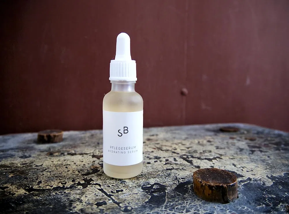Studio Botanic Pflegeserum – Regenerierende Gesichtspflege mit BIO Hamamelisextrakt und BIO Rosenwasser – 30 ml Pipettenglasflasche – 100% Rein Natürlich – Zertifizierte Vegane Naturkosmetik