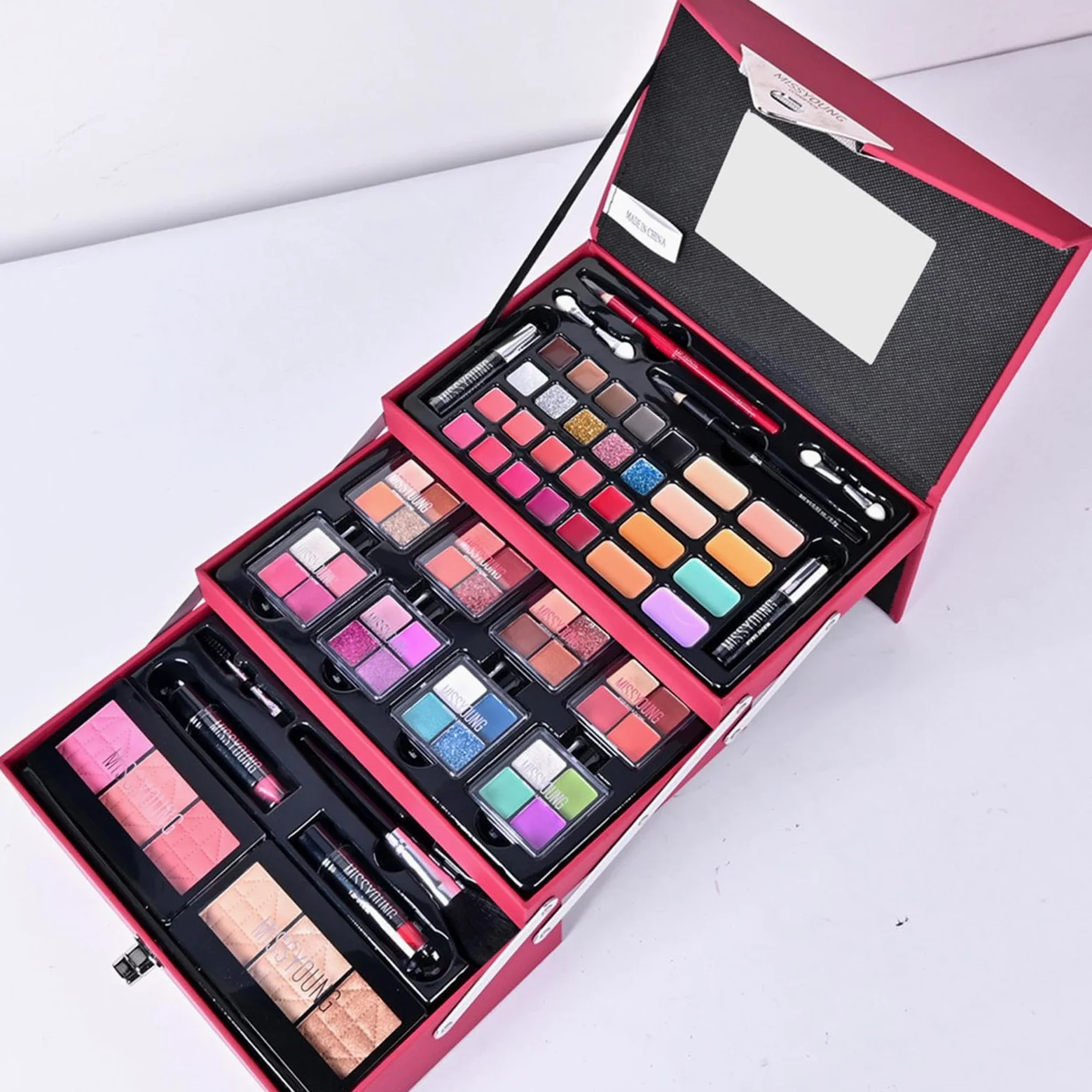 Kleines Make-up-Set | Make-up-Sammelsets | Make-up-Starter-Kit mit Zug im | Lieferumfang enthalten, komplettes Make-up-Set, Lidschatten-Palette, Rouge, Bronzer, Highlighter, Lippenstift, Pinsel, Glas,