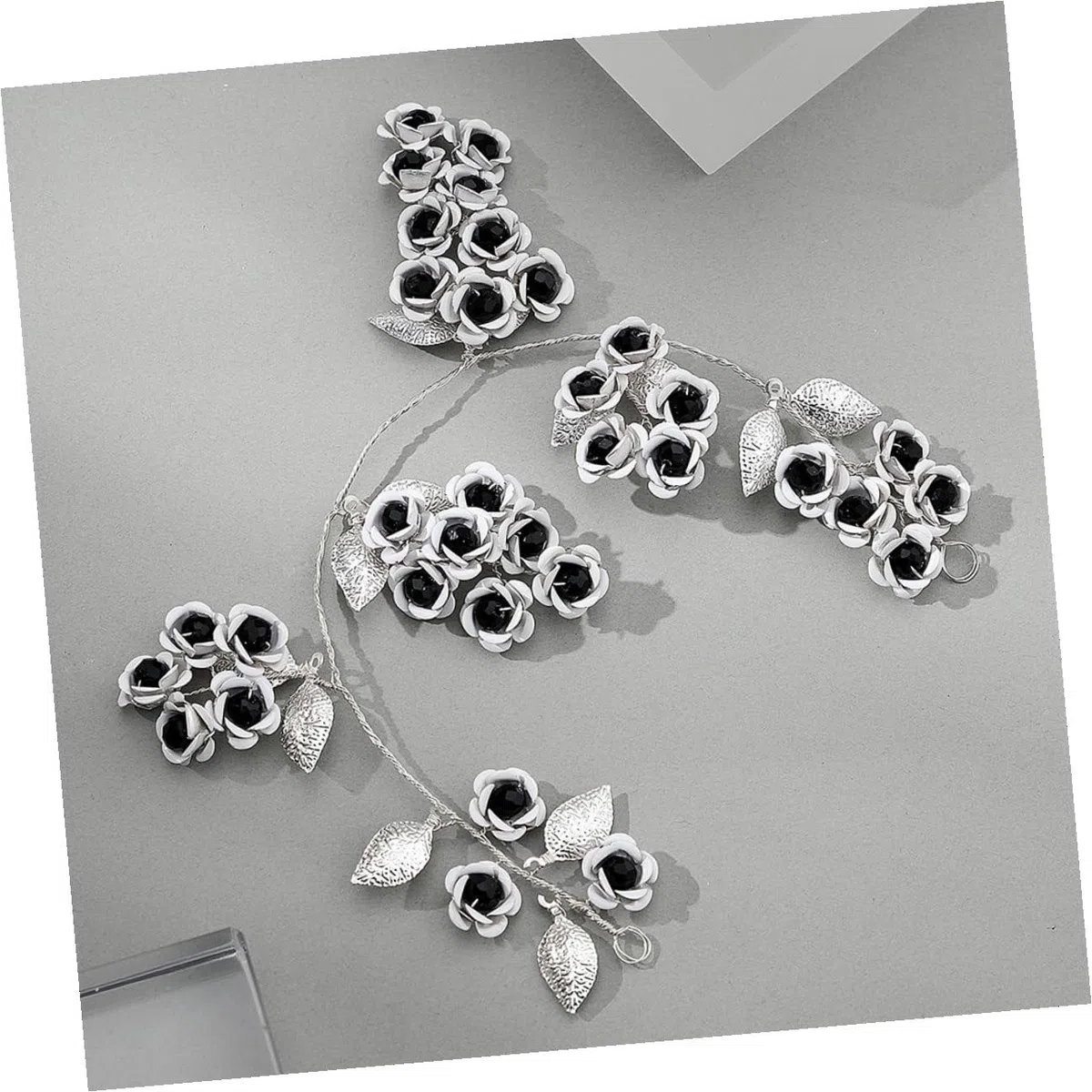 VICASKY 5 Stück Rosenhaarband aus Metall als Gothic Stirnband für Damen | Blumenkrone mit Auffälligem Design, Stirnschmuck für Festliche Anlässe und Partys