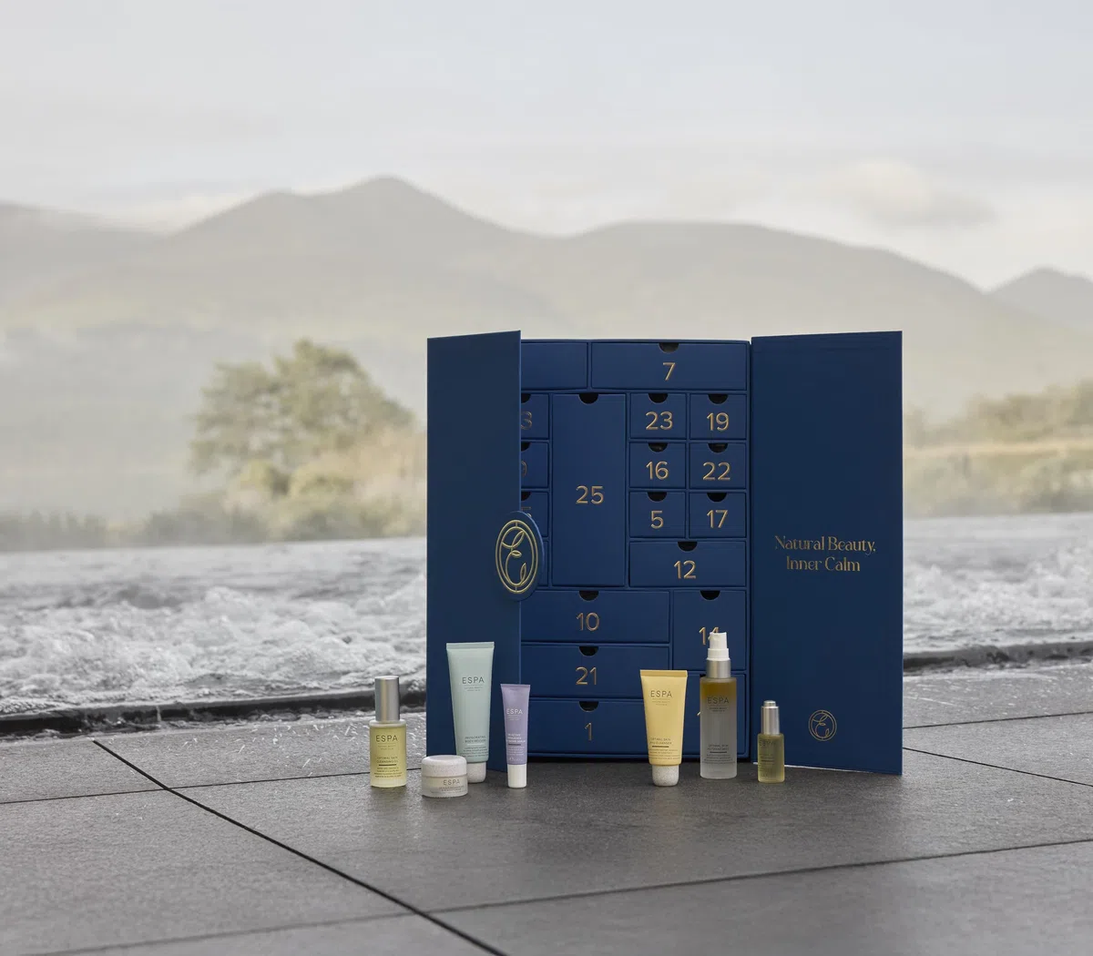 ESPA Wellness Advent Calendar | 25 Gifts Worth €642 | Luxury Beauty Spa Gift Set Includes Skincare, Essential Oils, Haircare, Bath & Body Care, Scrunchie & Candle