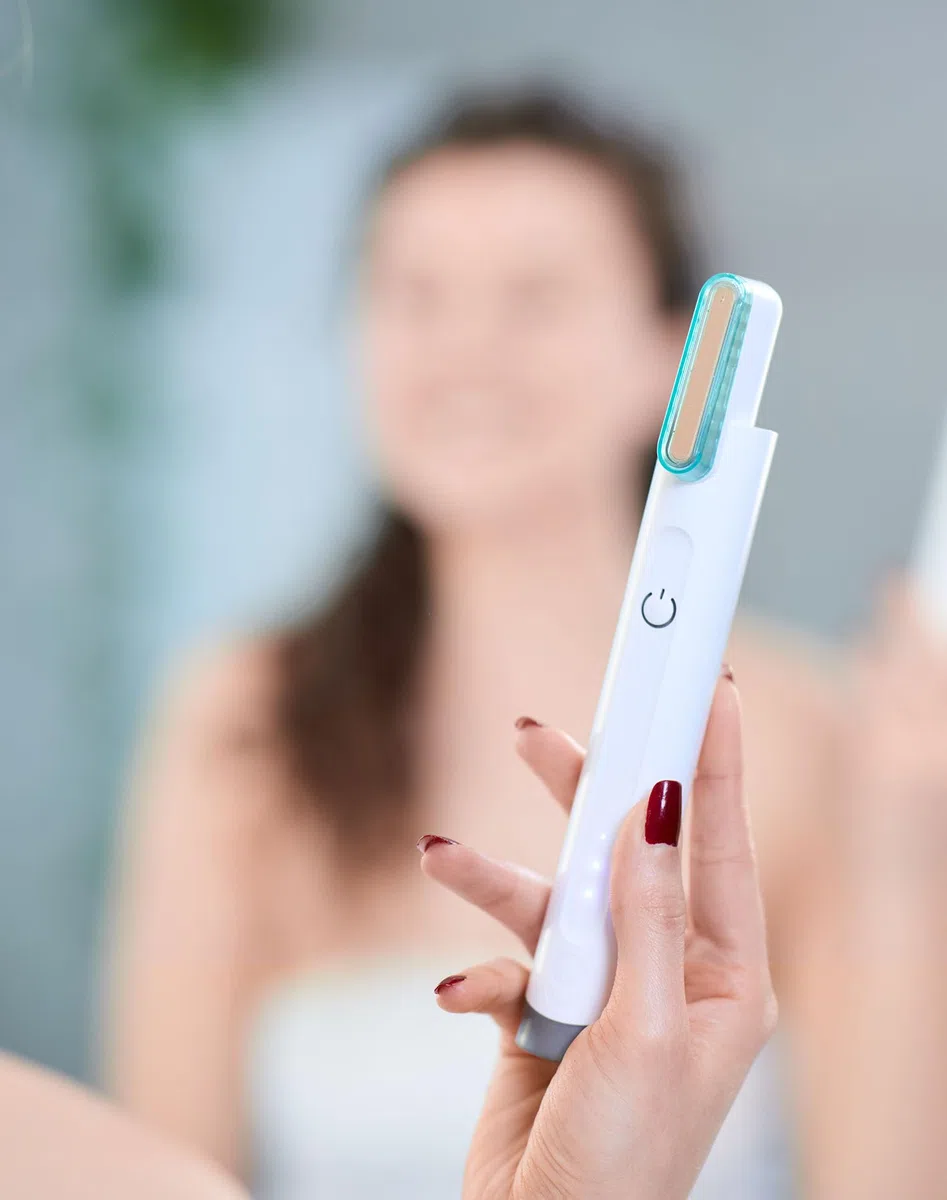 Kaltplasma Kosmetikgerät GLIM90 Schwarz Gesicht Hautpflegegerät Porenreiniger Anti Pickel Beautygerät pflegt empfindliche unreine Haut verbessert Hautbild glatte strahlende Haut