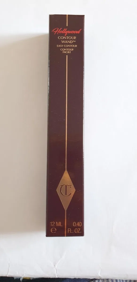 Charlotte Tilbury Original | HOLLYWOOW Contour Wand Fair-M | Flüssiger Rouge; Highlighter & Maquil in Stick für Gesichtskonturen | 12 ml (HOLLYWOOD FAIR-MEDIUM, 12 ml.)
