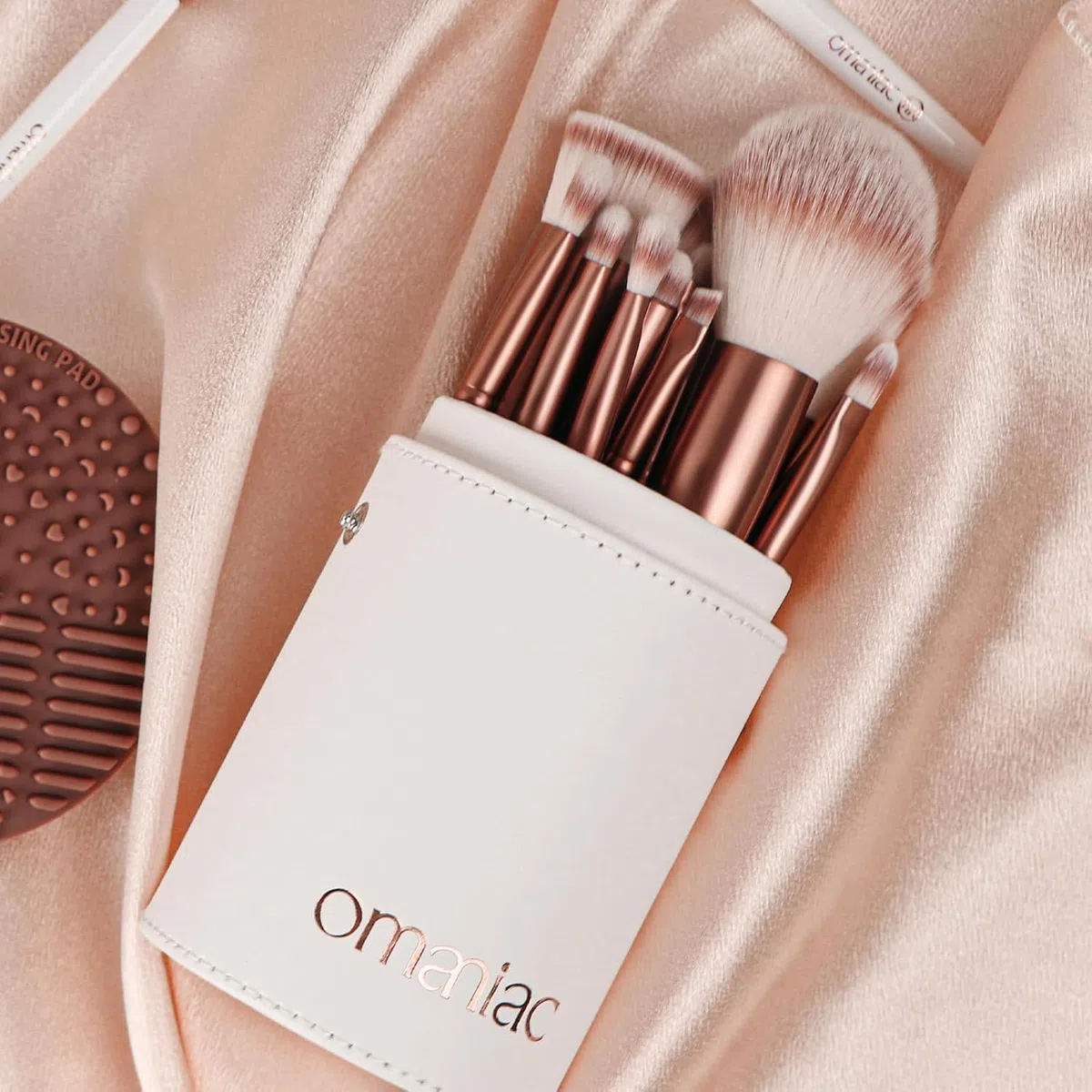 OMANIAC 20-teiliges Makeup Pinsel Set, Hochwertiges Pinselset Make-up aus langlebigen synthetischen Fasern, Professionelle Makeup Pinsel für Alltag oder Reise Makeup Bürsten Set(Weiß)