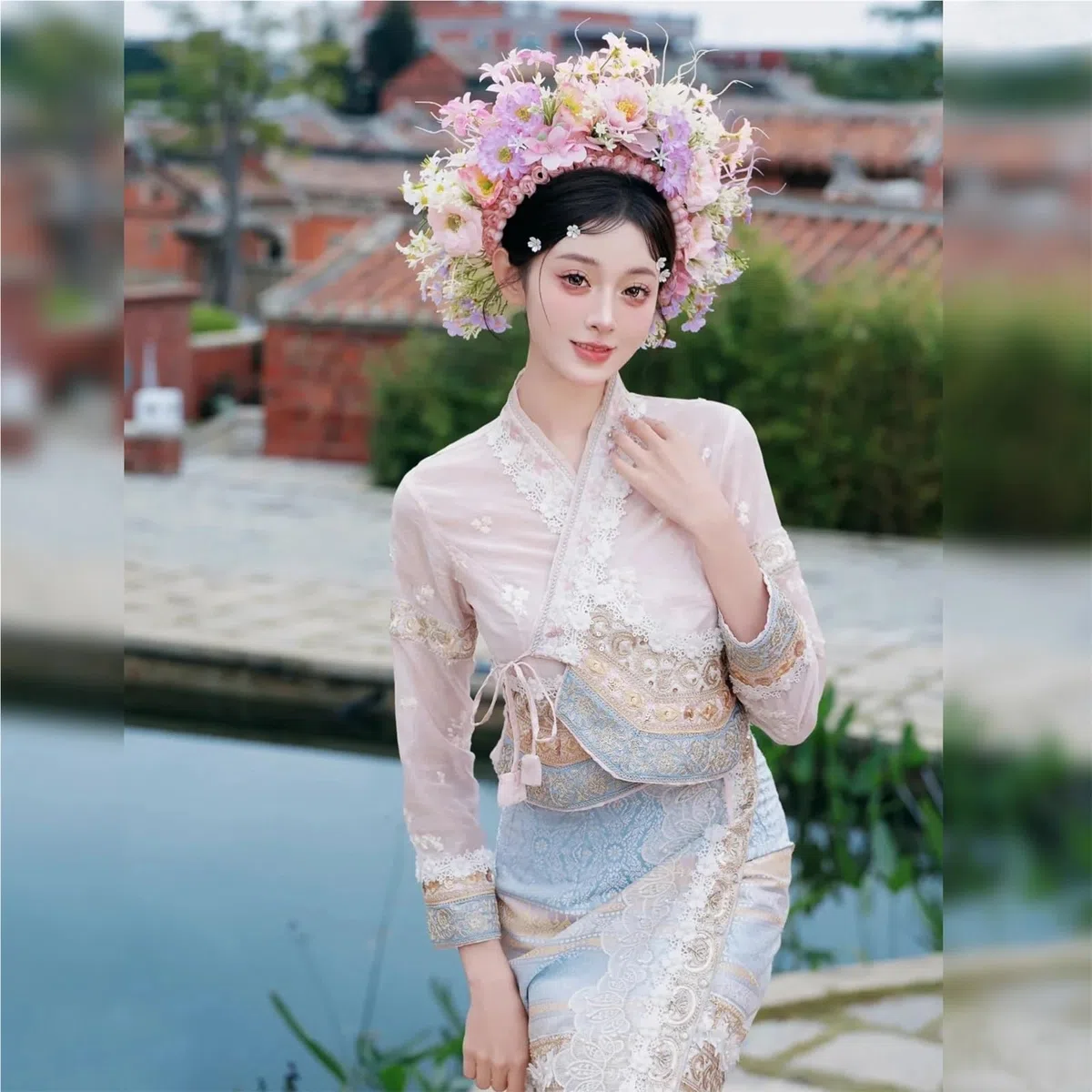 Blumenkranz Haare Frauen Mädchen Haarschmuck Stirnband Festival Große Blume Krone Kranz Dekoration for Die Haare Hochzeit Party Braut Kopfbedeckung ﻿(Color5)