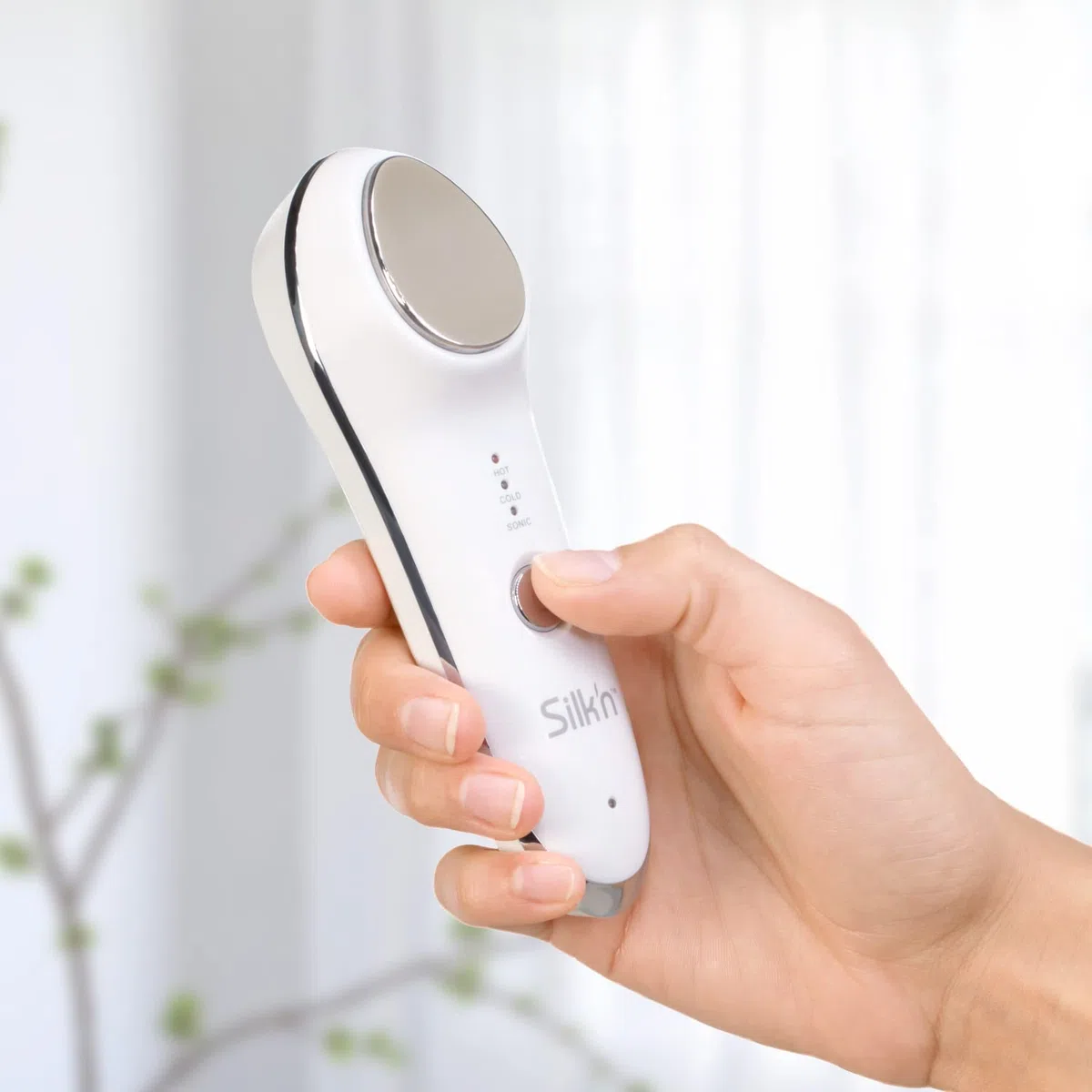 Silk'n SkinVivid Gesichts-Massage Gerät mit Vibrationsfunktion, Heiß und kalt