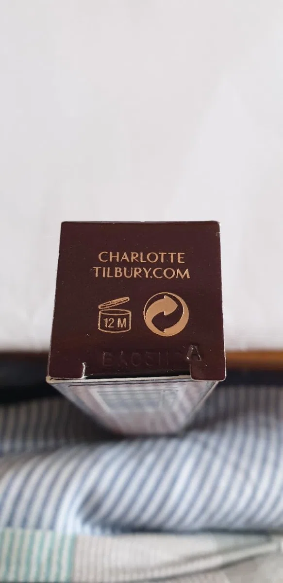 Charlotte Tilbury Original | HOLLYWOOW Contour Wand Fair-M | Flüssiger Rouge; Highlighter & Maquil in Stick für Gesichtskonturen | 12 ml (HOLLYWOOD FAIR-MEDIUM, 12 ml.)
