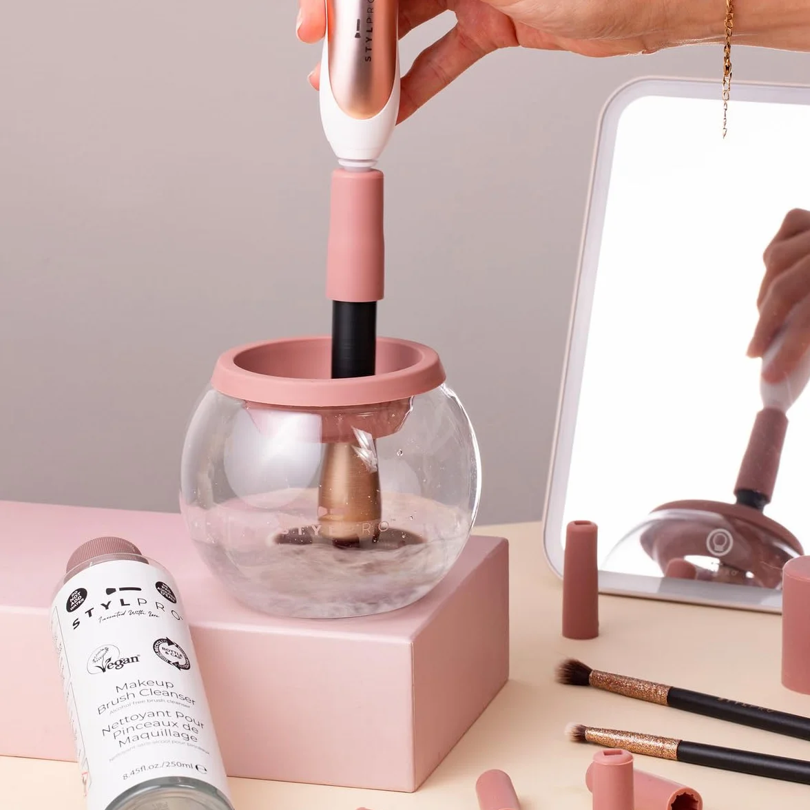 Elektrischer Make-up-Pinselreiniger und Trockner mit 8 Pinselkragen, automatischer Spinning Pinselreiniger