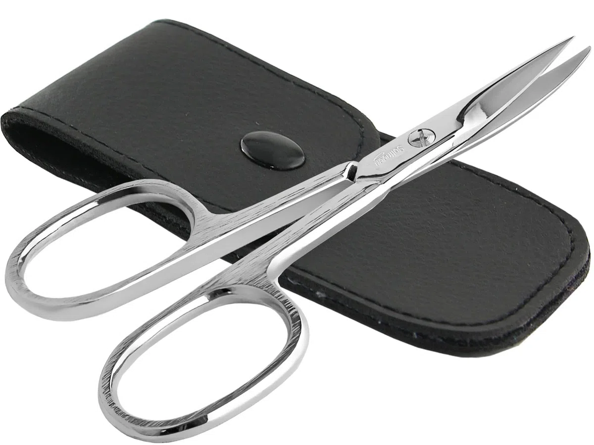 Profi Nagelschere aus Solingen - Premium Qualität mit gebogener Schnittfläche - Extra Scharfe Schneiden MADE IN GERMANY inklusive Etui