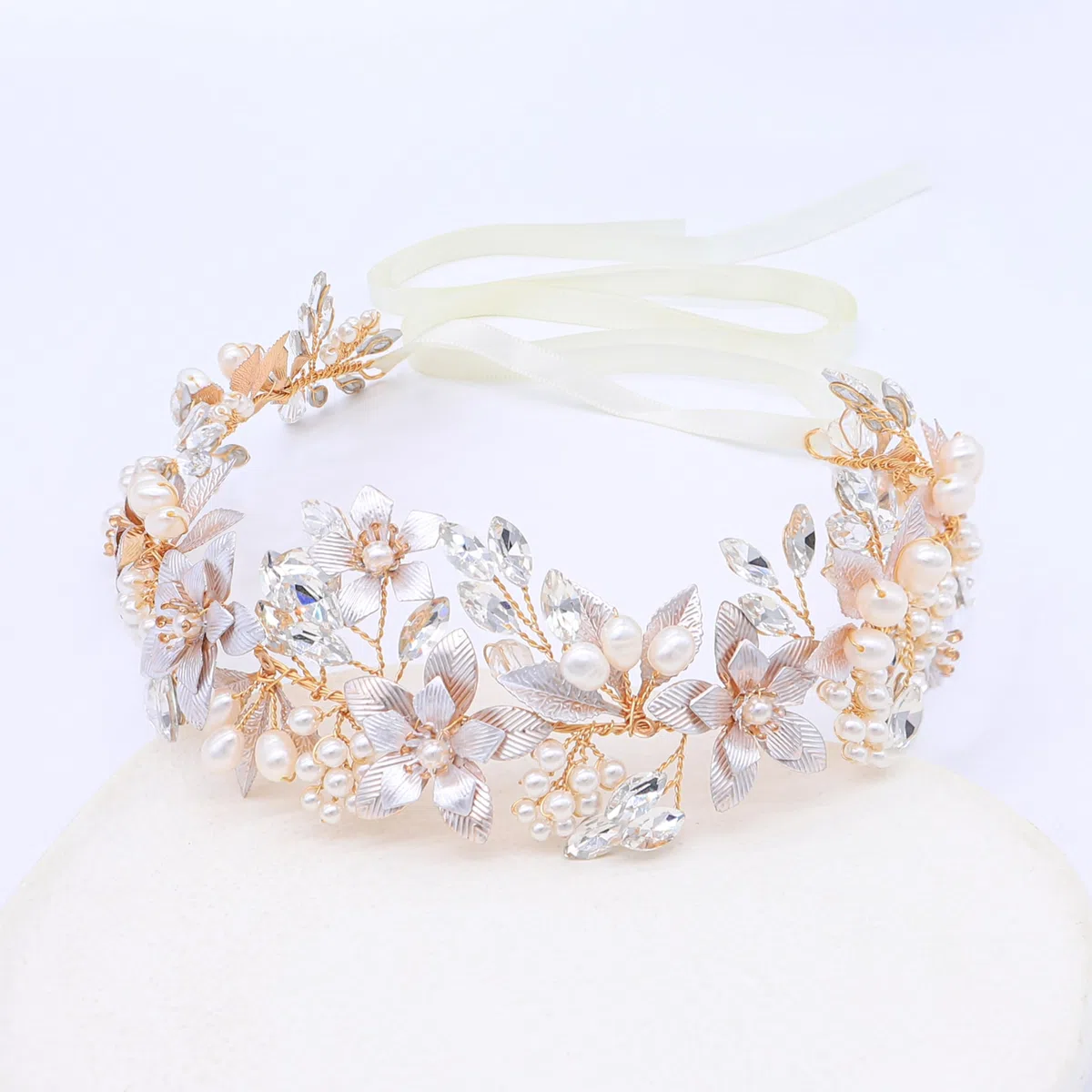 Oriamour Hochzeit Stirnband Brautschmuck Kopfschmuck Blume mit echten Süßwasserperlen und Schleifen Haarschmuck für Braut
