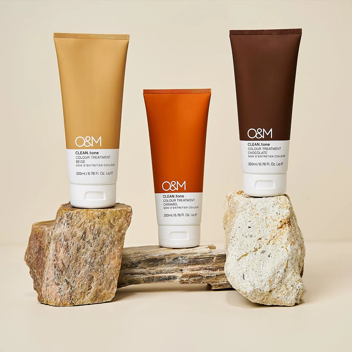 O&M CLEAN.tone Caramel (200ml) – Farbauffrischende Haarkur für blondiertes Haar – Pflegt & tönt von Blond bis sehr hellblond – Ohne Sulfate & Silikone – PETA-zertifiziert, vegan, Made in Australia