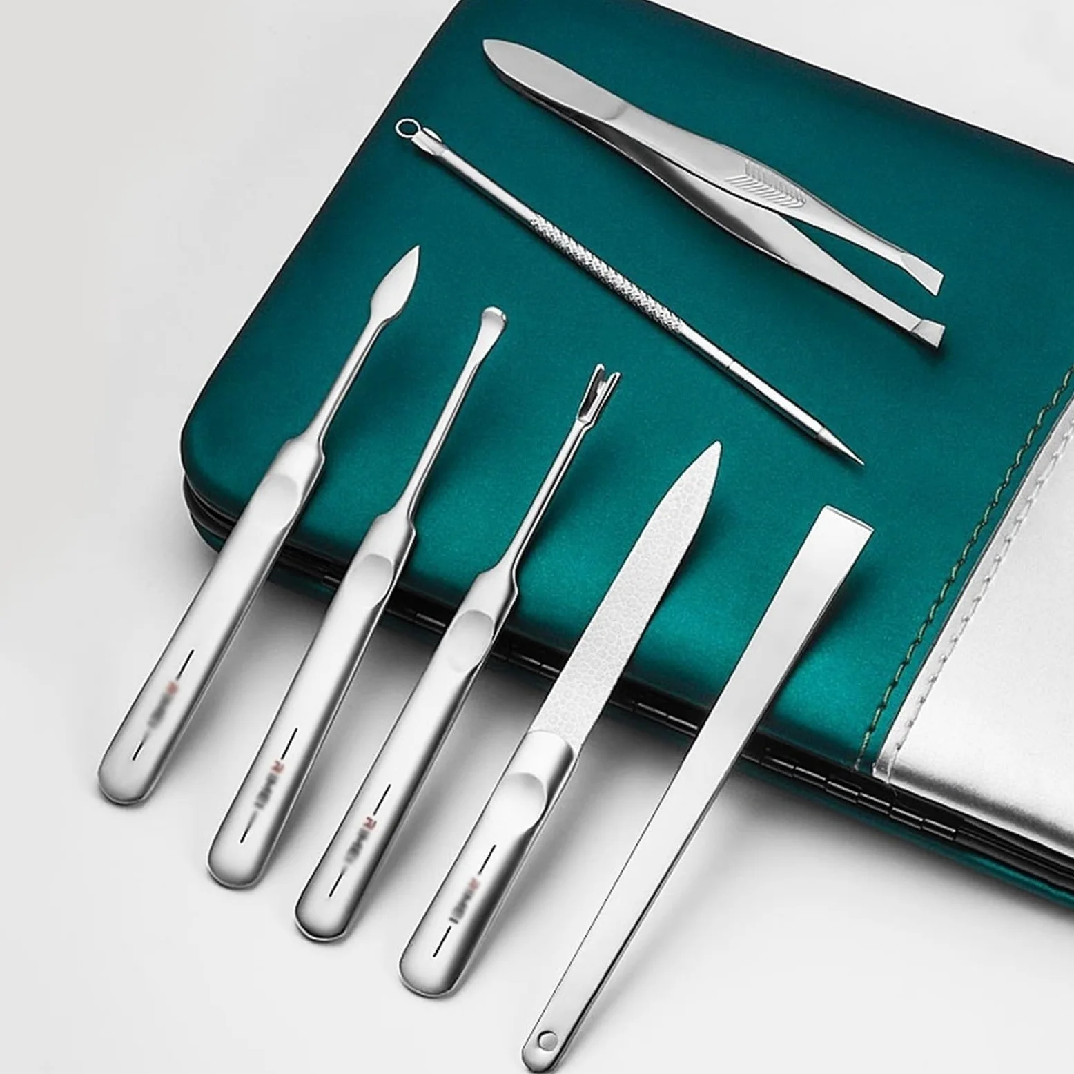 15-teiliges professionelles Nagelknipser-Set, Maniküre-Set mit tragbarer Ledertasche, Edelstahl- und Pediküre-Set