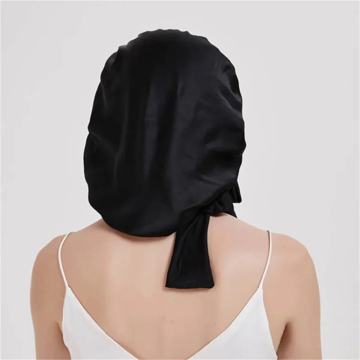 Seidenhaube Haarpflege Maulbeerseide-Schlafmütze for Frauen, große Schlafmütze mit breitem elastischem Bindeband for lockige Dreadlock-Zopf-Haarpflege(Black)
