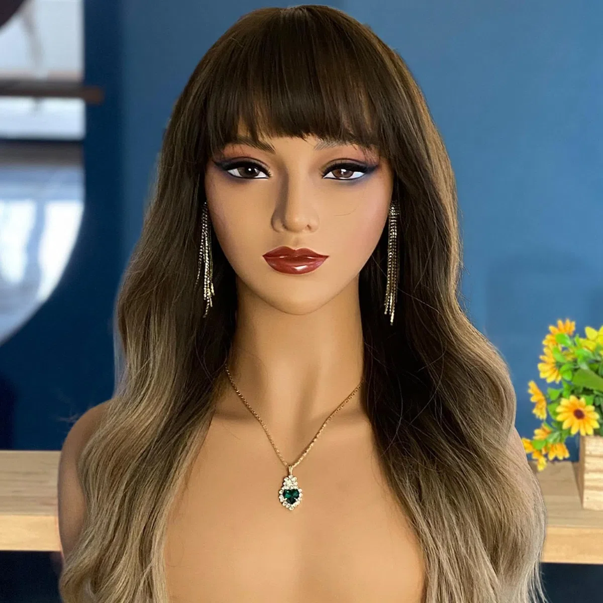 Weiblicher Mannequin Kopf mit Detailreichem Gesichtsausdruck Bust Präsentationsständer Make Up Und Hals für Schmuck Perücken Einzelhandel Kosmetik, Style B