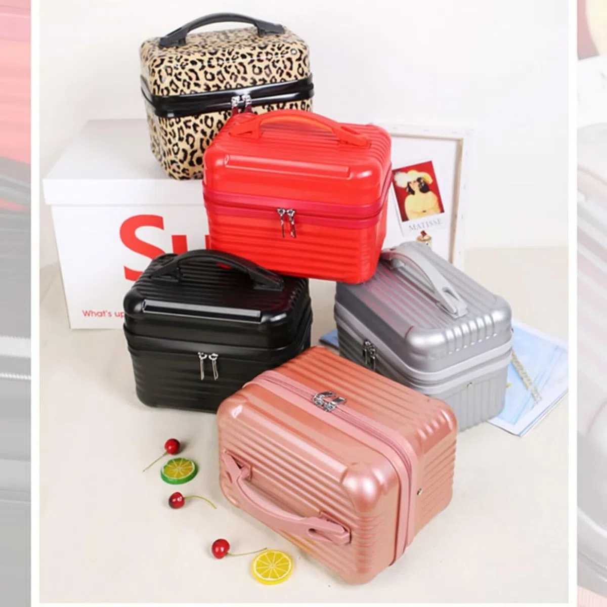 Make-up-Tasche, tragbare Kosmetiktasche mit großem Fassungsvermögen, Kosmetik-Aufbewahrungstasche im Eisenbahn-Design, Make-up-Tasche mit Pinsel-Organizer, Reisetasche, Geschenk für Frauen (Schwarz)