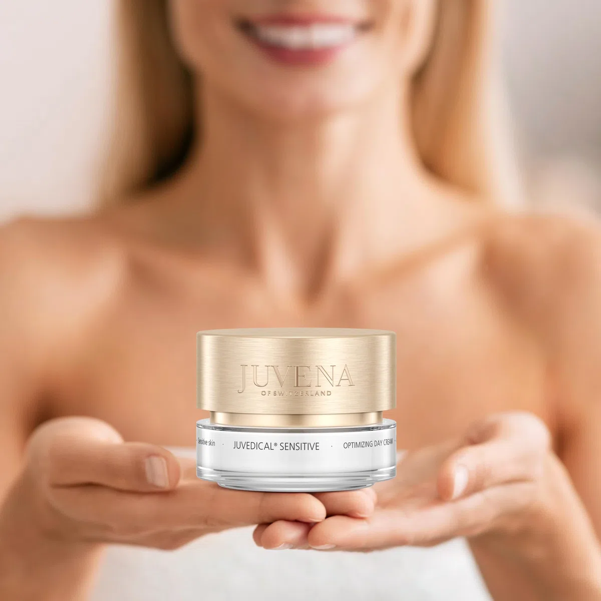 Juvena Optimizing Day Cream 50 ml – Anti-Age Tagescreme für empfindliche Haut – wirkt Hautalterung entgegen – Mit Panthenol, Aloe Vera, Sheabutter, Argan- & Macadamianussöl – Für empfindliche Haut