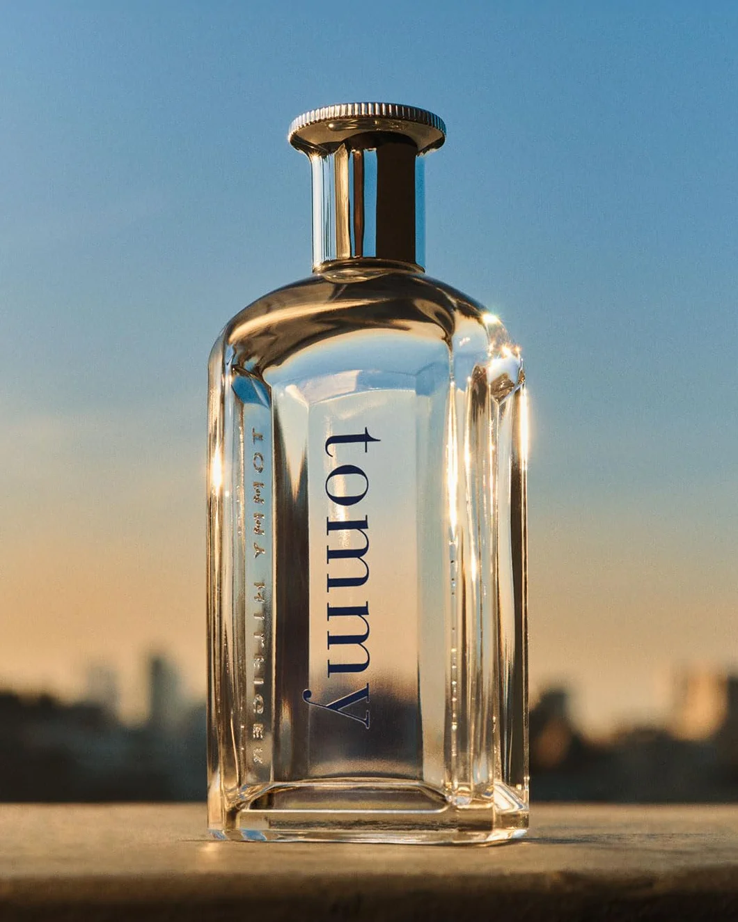 Tommy Hilfiger Tommy 200 ml, Eau de Toilette Herren | Fougère-Duft, Zitrusnoten und Fruchtnuancen, Transparenter Glasflakon
